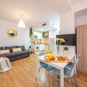 Historic Centre Mitjana Apartment
